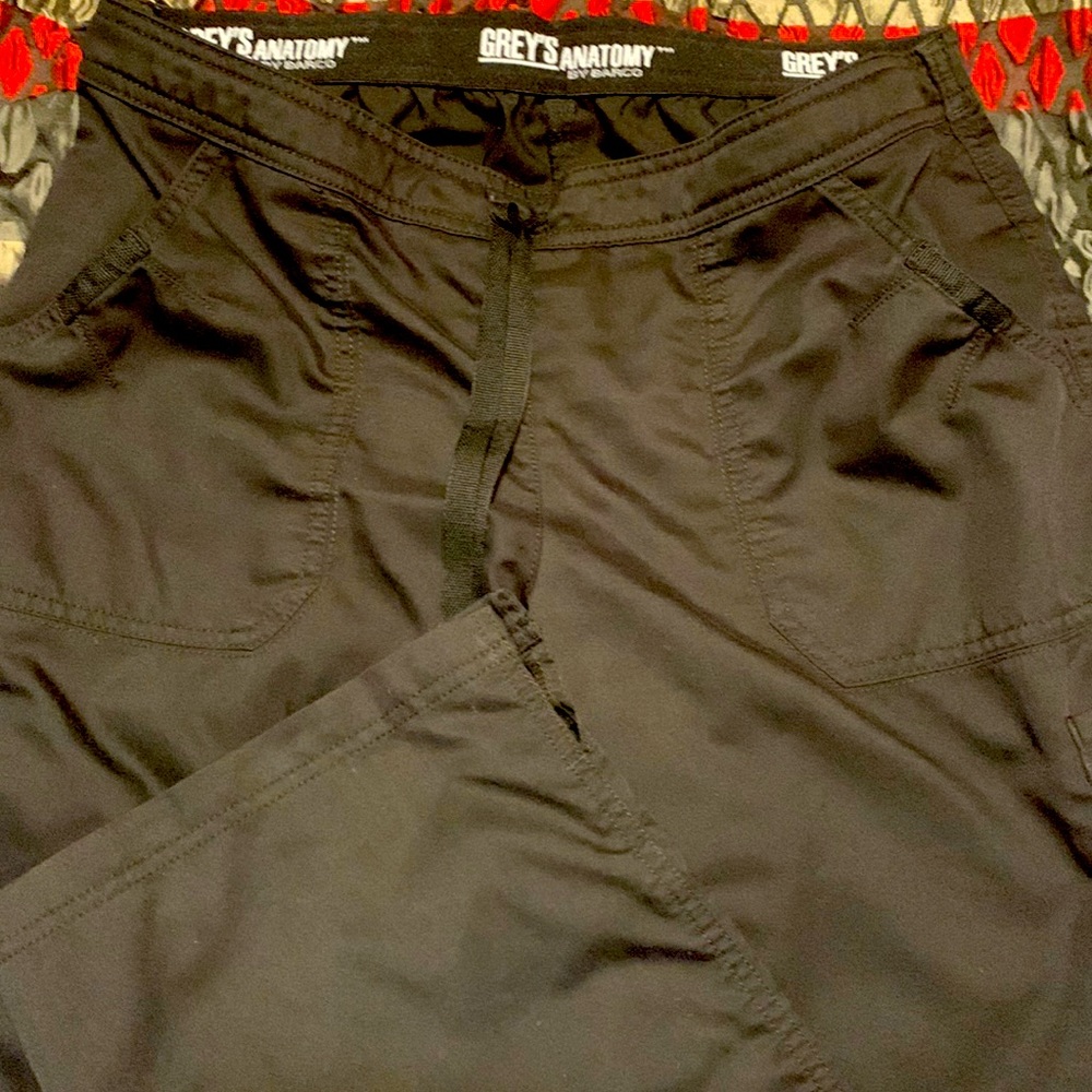 Grey’s Anatomy Scrubs, Black, Medium/Pants, Large/Top